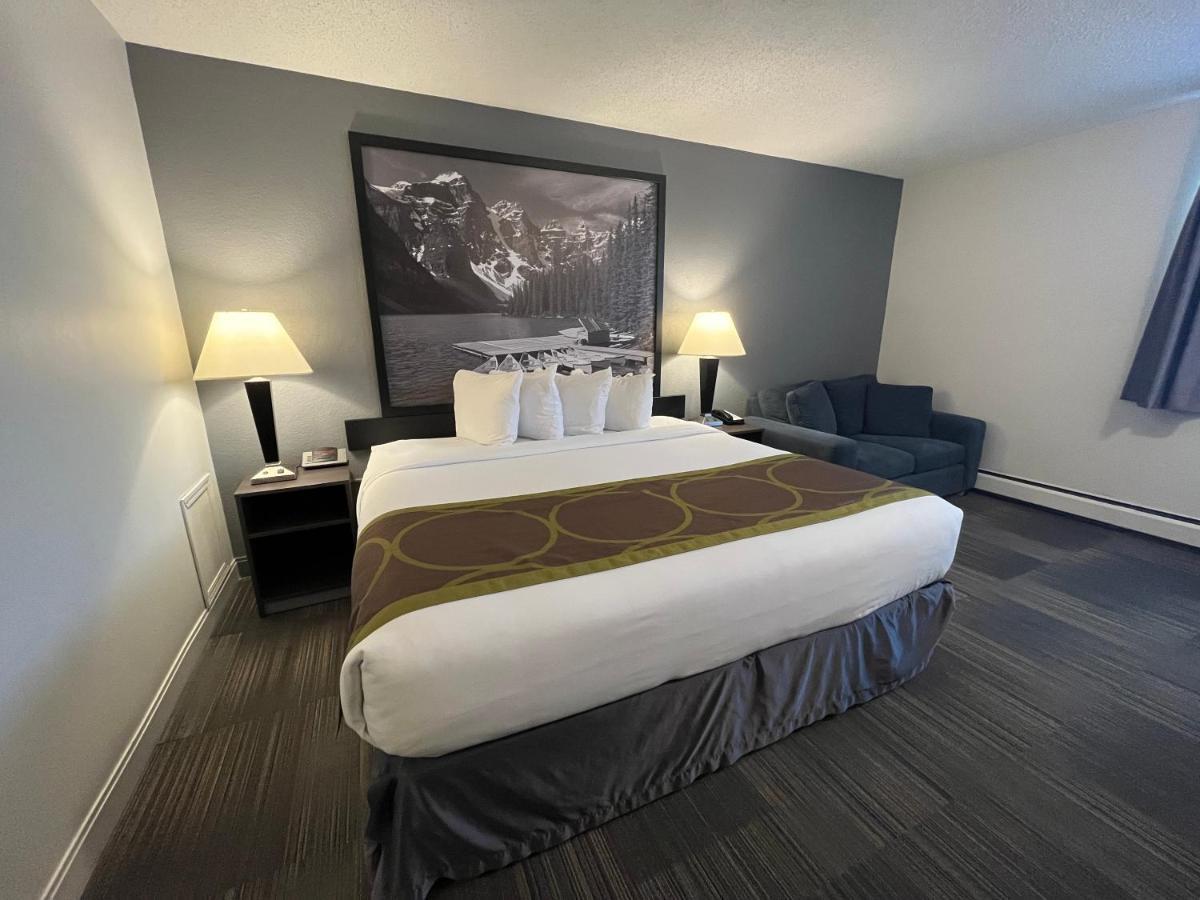 Super 8 By Wyndham Macleod Trail Calgary Hotel Екстериор снимка